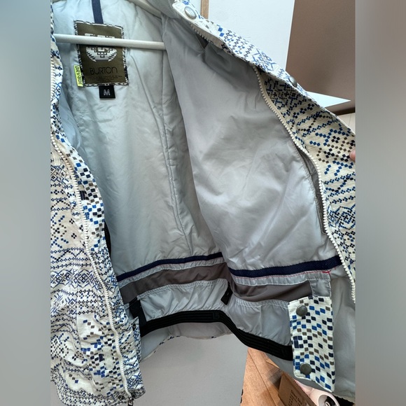 Burton Snowboarding Jacket Size Medium - Picture 3 of 4